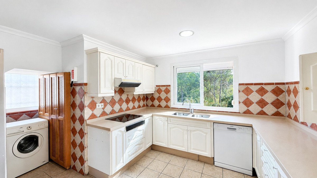 4 Bed Penthouse Duplex in Estepona