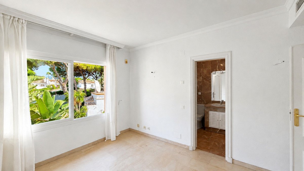 4 Bed Penthouse Duplex in Estepona