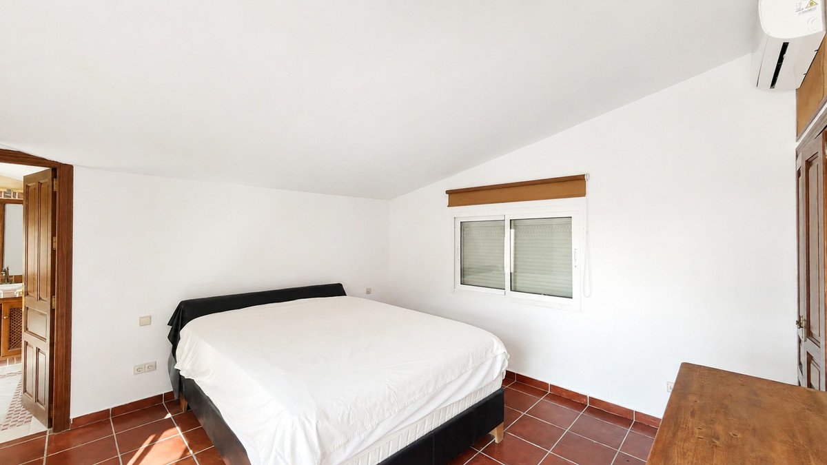 4 Bed Penthouse Duplex in Estepona