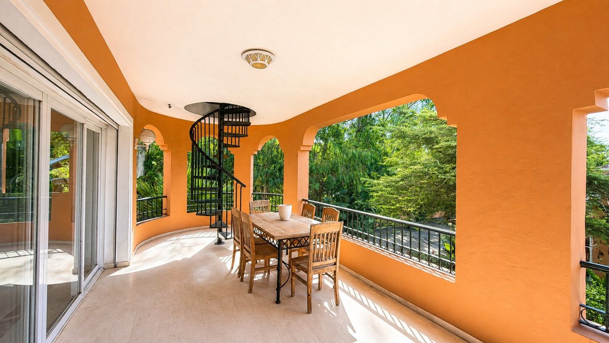 4 Bed Penthouse Duplex in Estepona