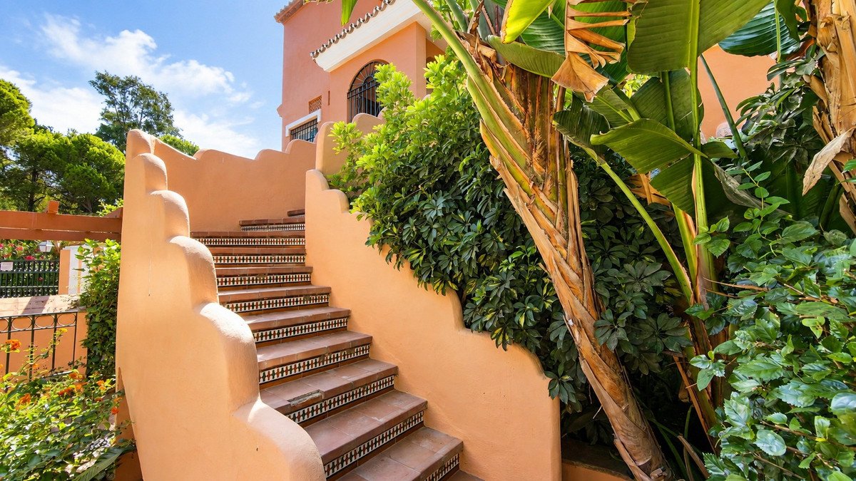 4 Bed Penthouse Duplex in Estepona