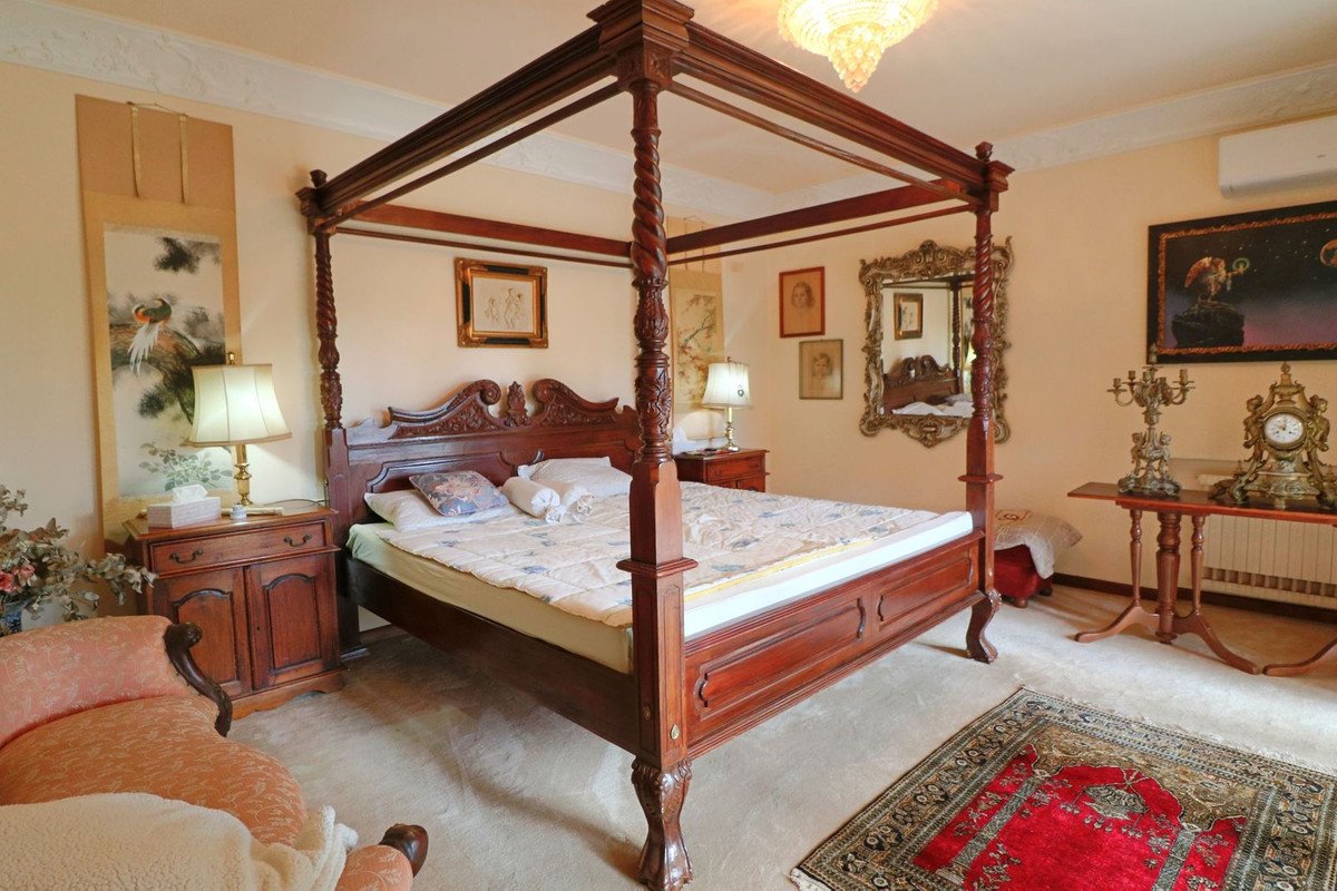 6 Bed Detached Villa in El Paraiso