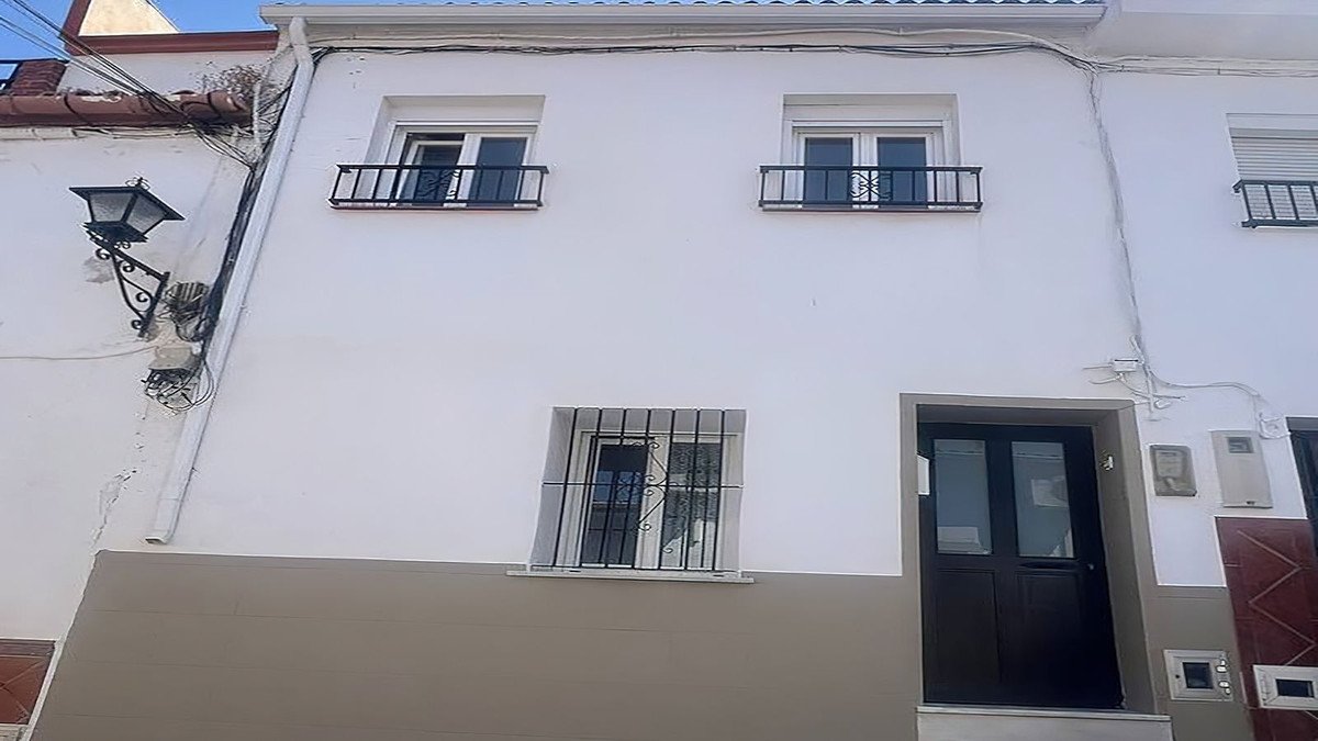 5 Bed Townhouse in Alhaurín el Grande