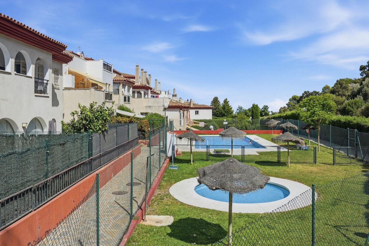 2 Bed Top Floor Apartment in Benalmadena