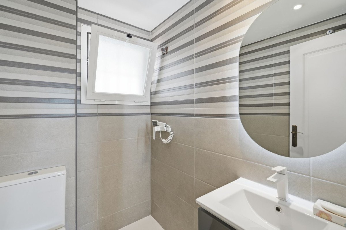 2 Bed Top Floor Apartment in Benalmadena