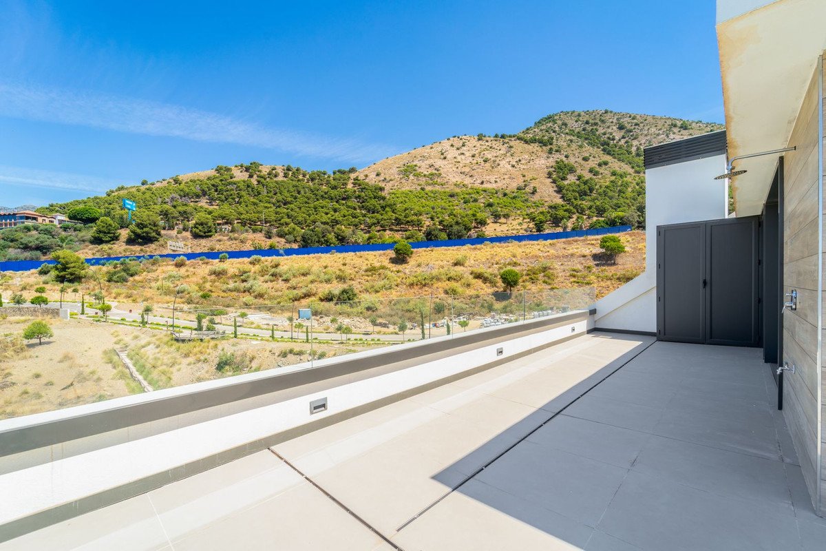 3 Bed Penthouse in Higueron