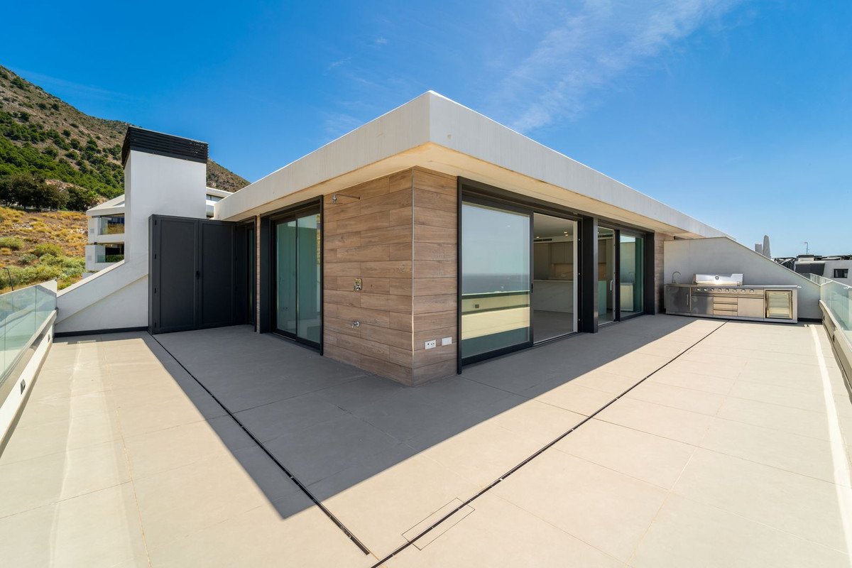 3 Bed Penthouse in Higueron