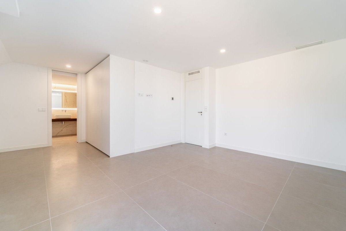 3 Bed Penthouse in Higueron