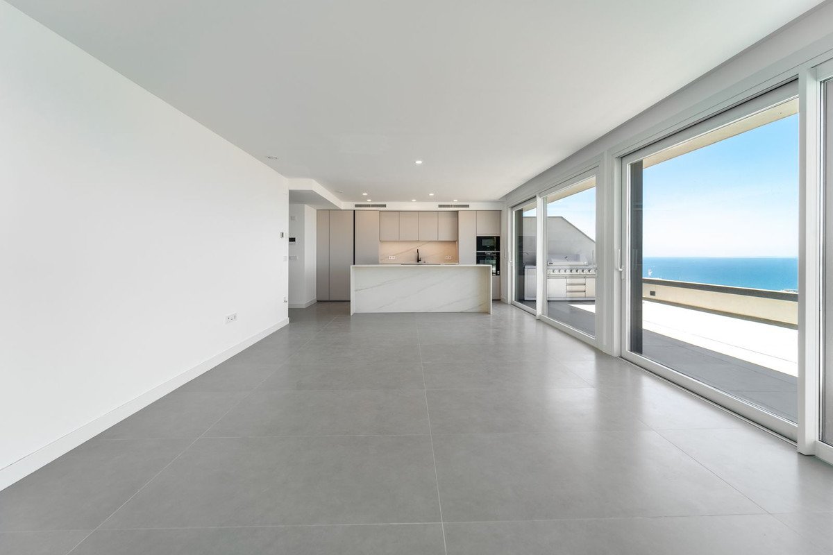 3 Bed Penthouse in Higueron