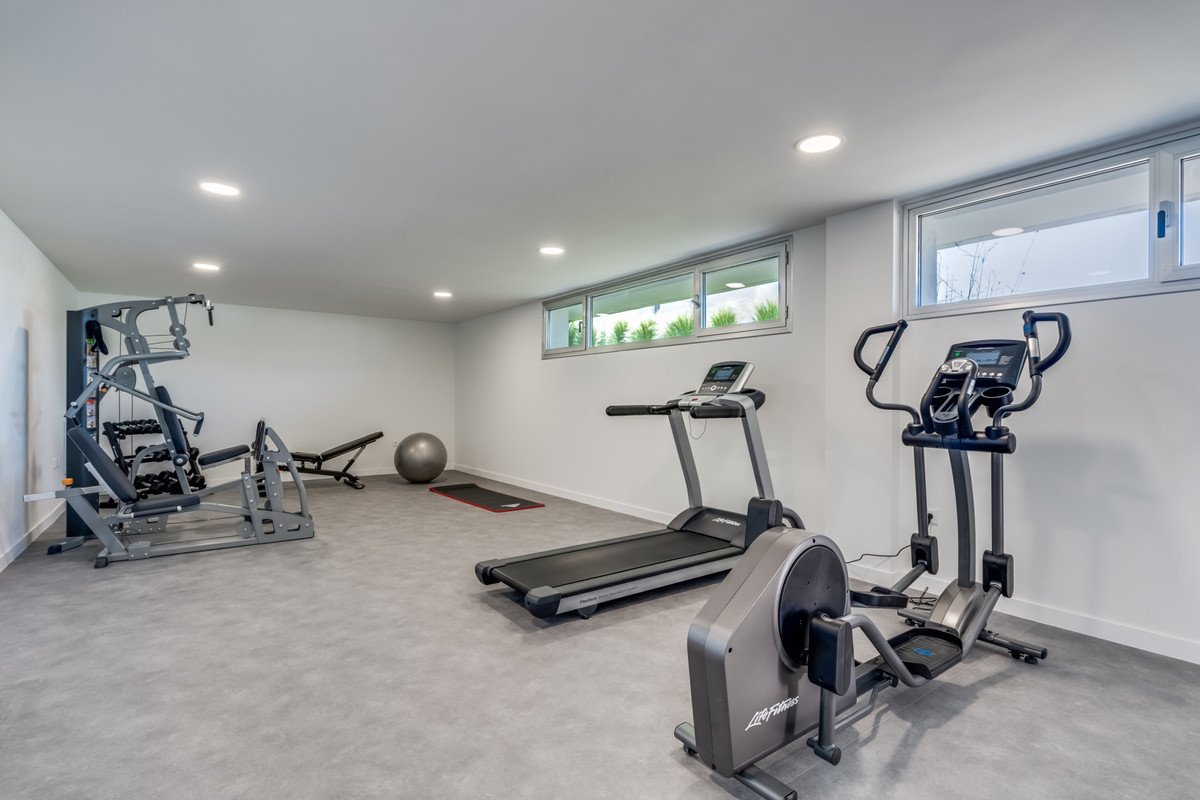 2 Bed Middle Floor Apartment in Estepona