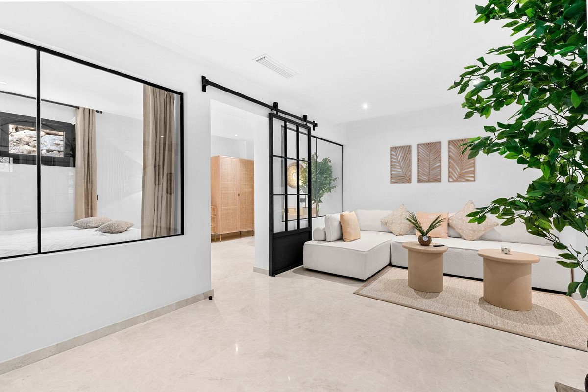 3 Bed Townhouse in El Paraiso