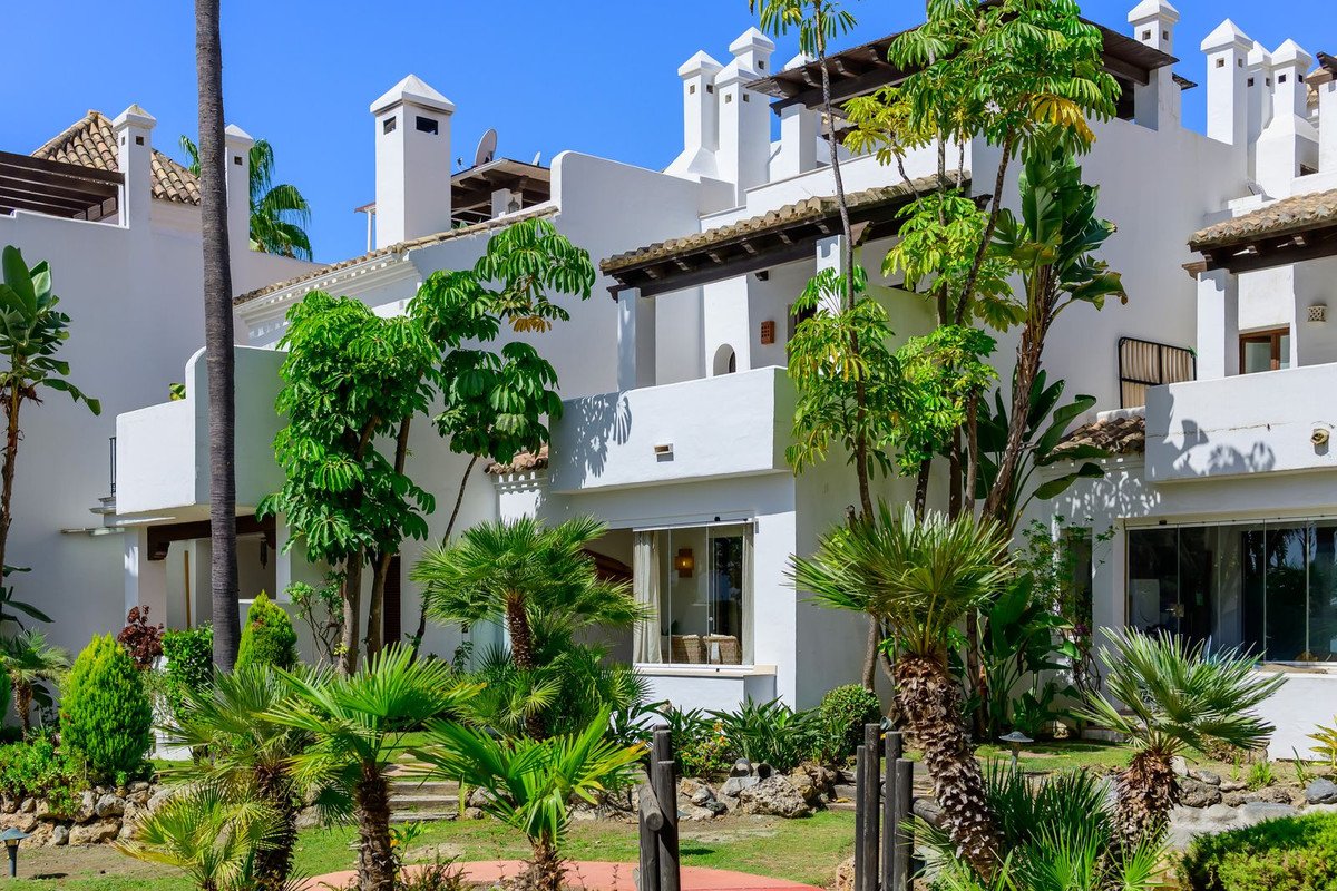 3 Bed Townhouse in El Paraiso