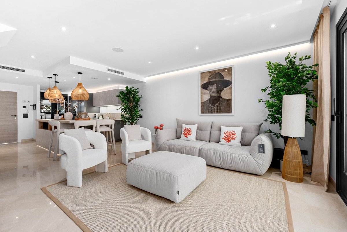3 Bed Townhouse in El Paraiso