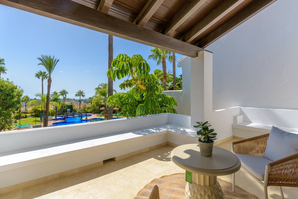 3 Bed Townhouse in El Paraiso