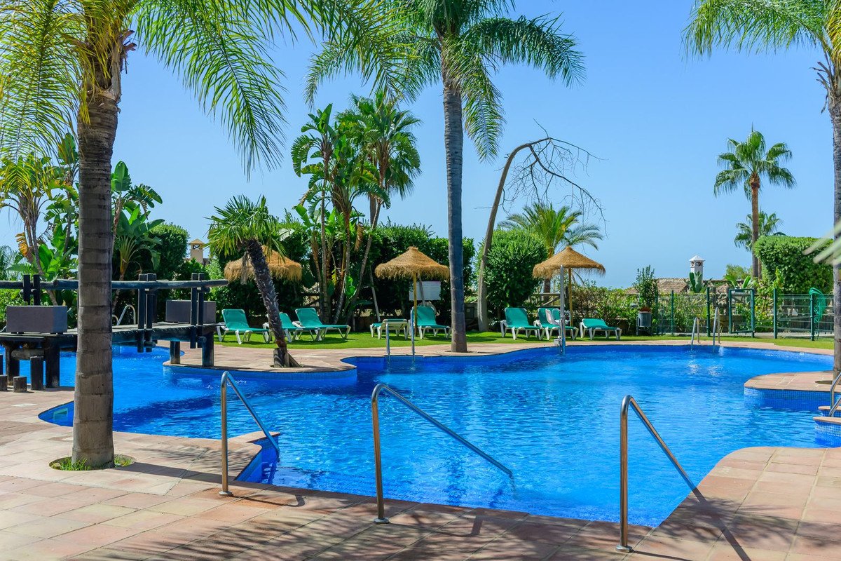 3 Bed Townhouse in El Paraiso