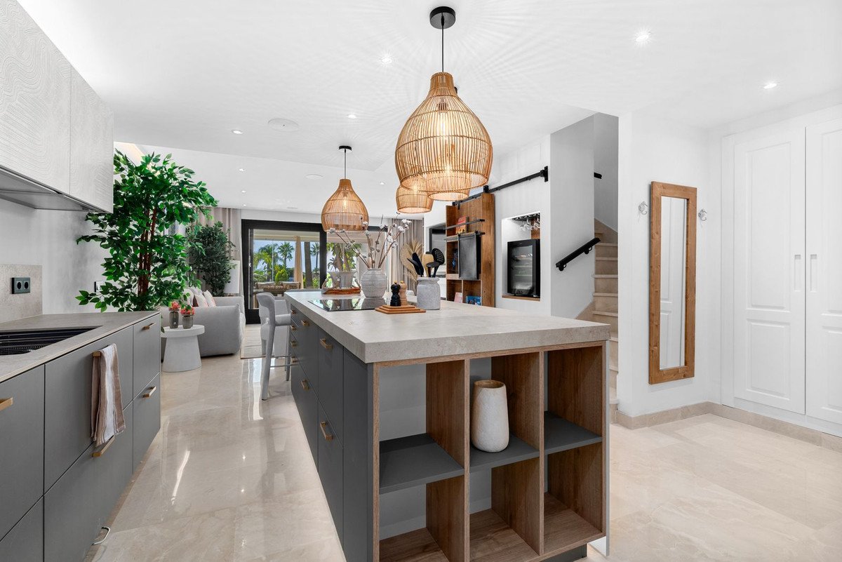 3 Bed Townhouse in El Paraiso