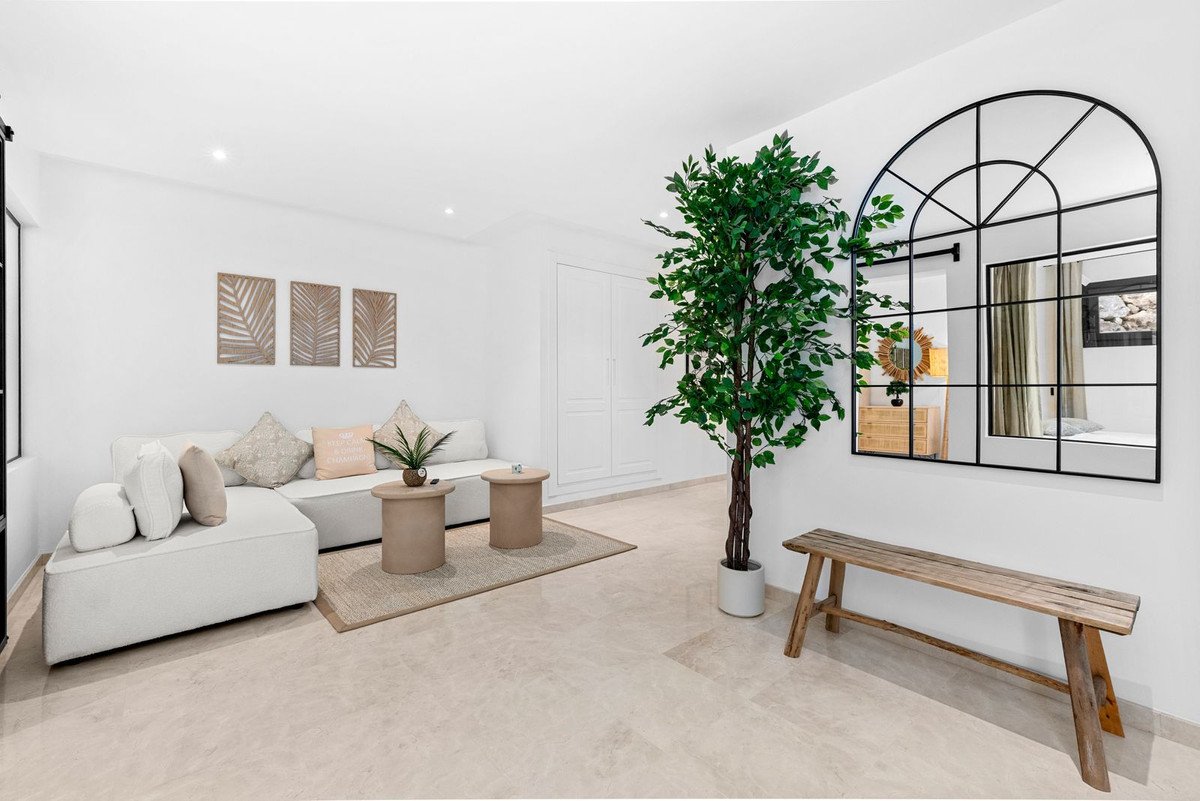 3 Bed Townhouse in El Paraiso