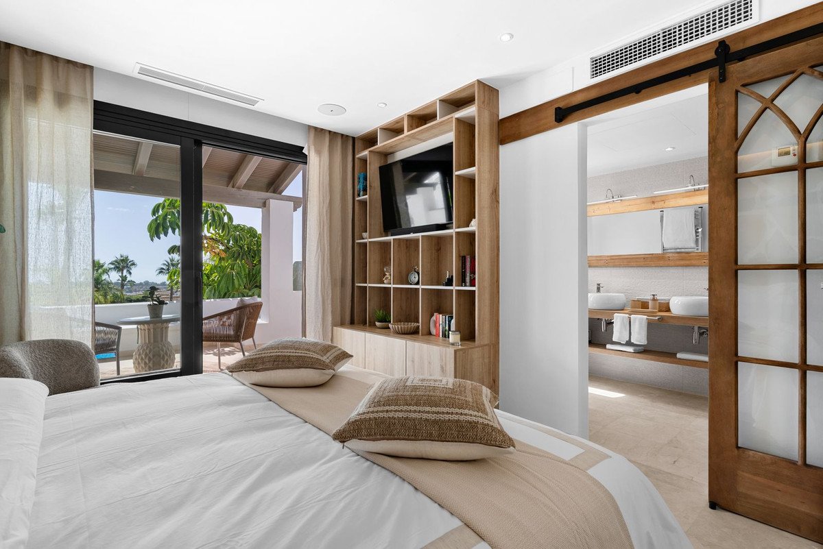3 Bed Townhouse in El Paraiso