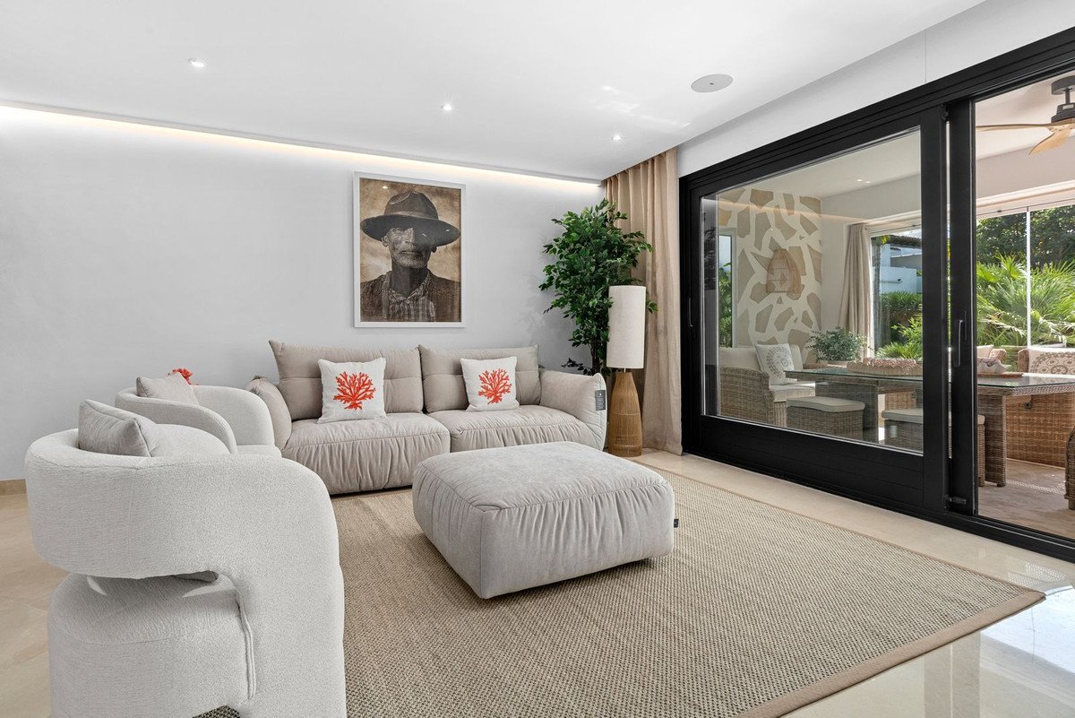 3 Bed Townhouse in El Paraiso