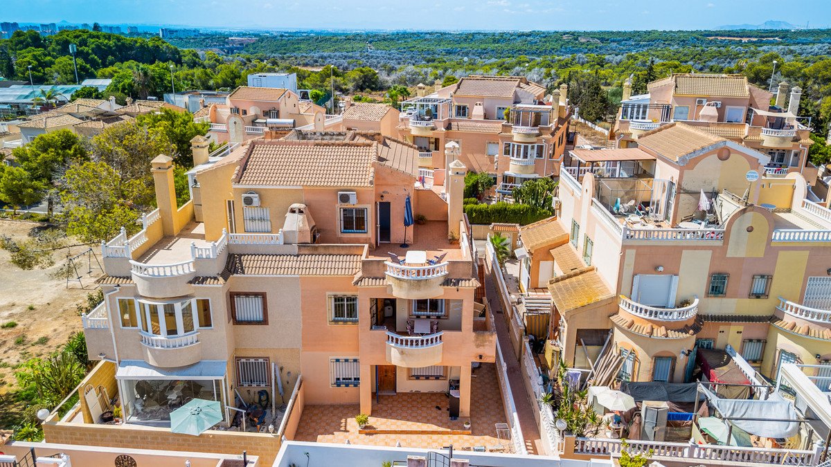 3 Bed Bungalow in Lomas de Cabo Roig