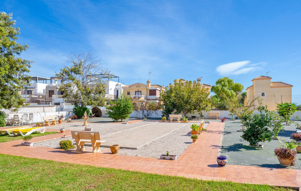 3 Bed Bungalow in Lomas de Cabo Roig