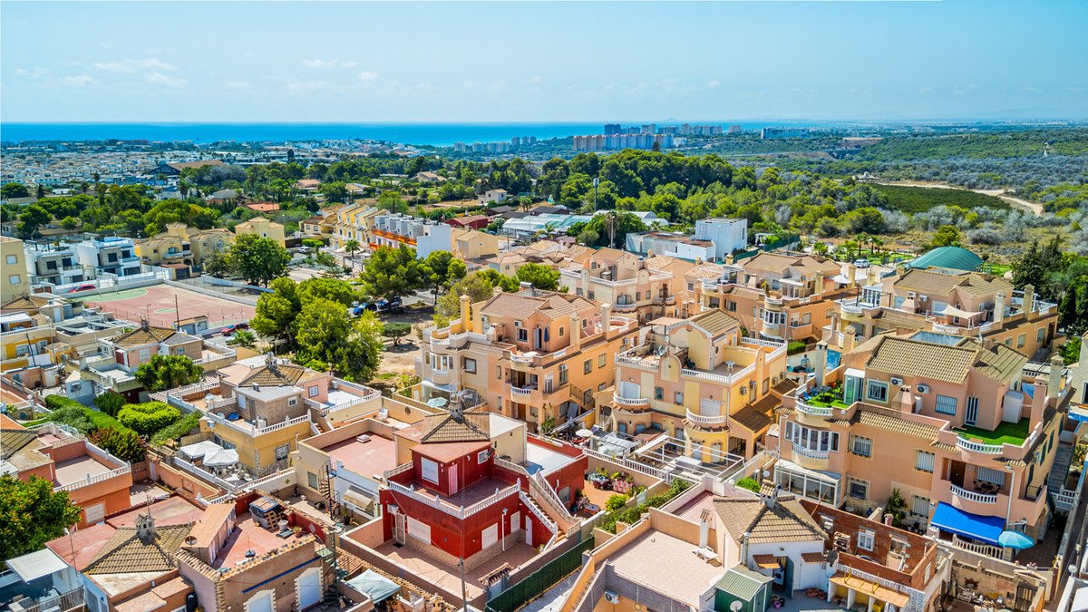 3 Bed Bungalow in Lomas de Cabo Roig