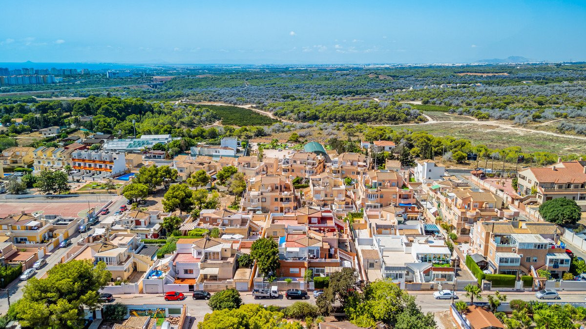 3 Bed Bungalow in Lomas de Cabo Roig