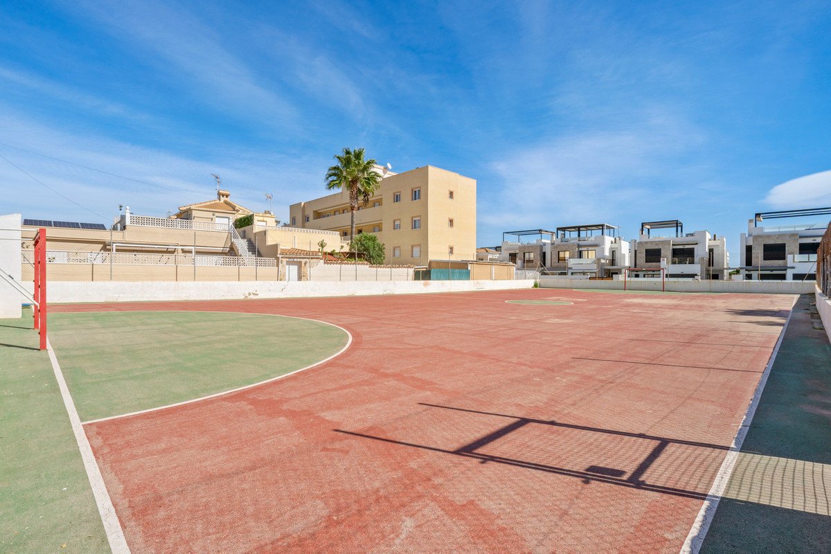 3 Bed Bungalow in Lomas de Cabo Roig