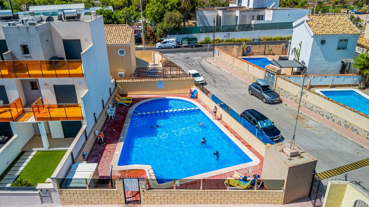 3 Bed Bungalow in Lomas de Cabo Roig