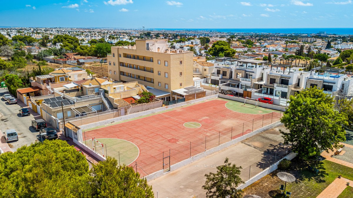 3 Bed Bungalow in Lomas de Cabo Roig