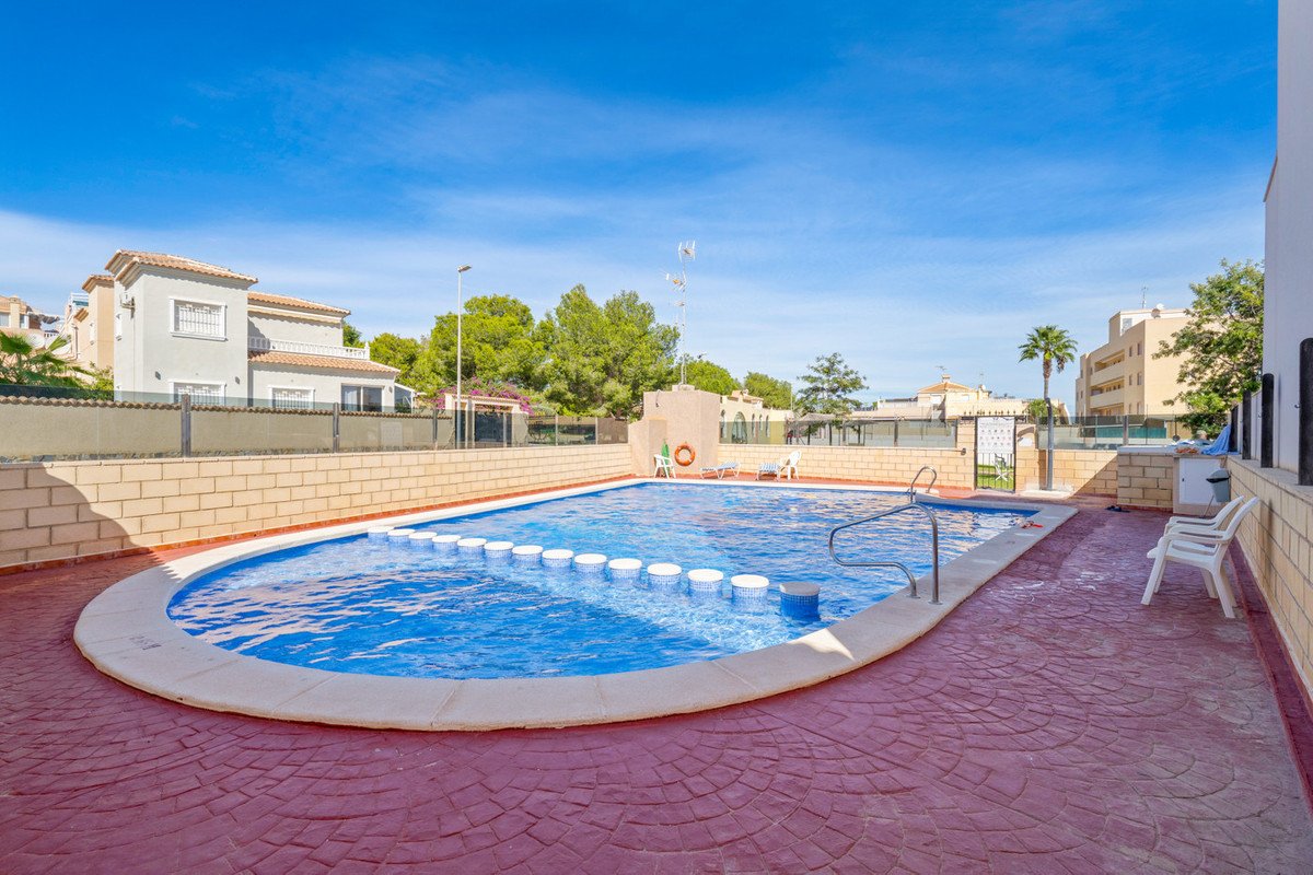 3 Bed Bungalow in Lomas de Cabo Roig