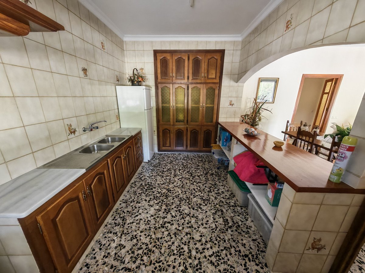 3 Bed Detached Villa in Estepona