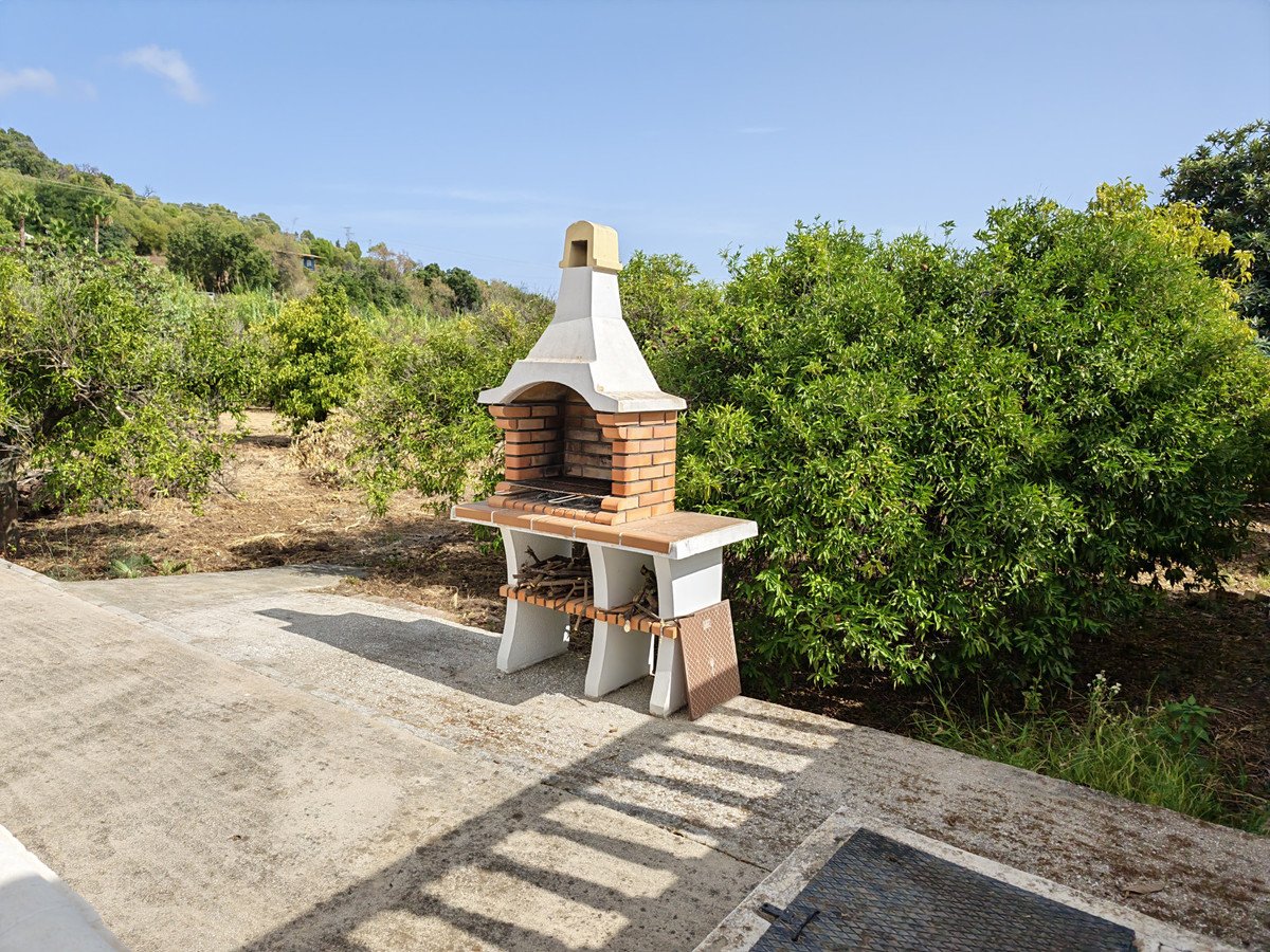 3 Bed Detached Villa in Estepona