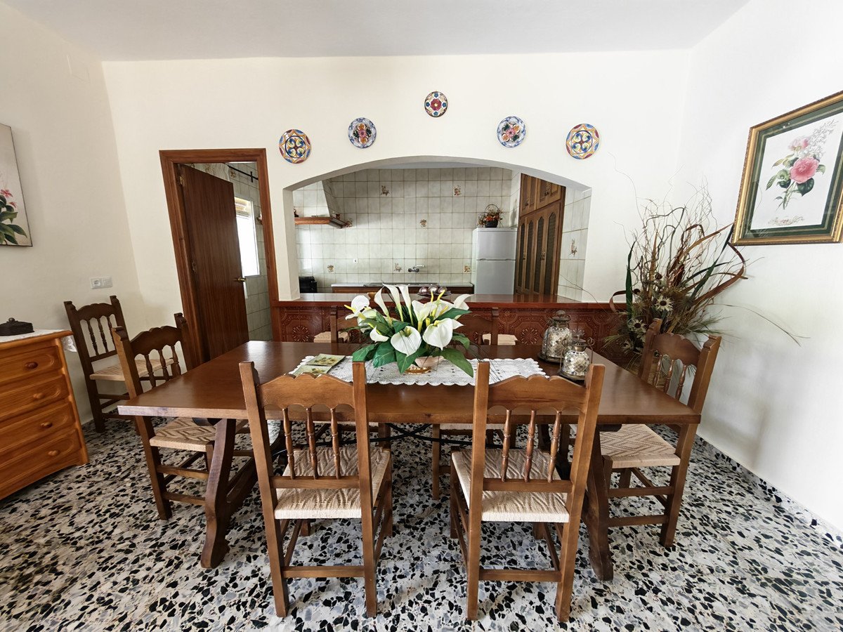 3 Bed Detached Villa in Estepona