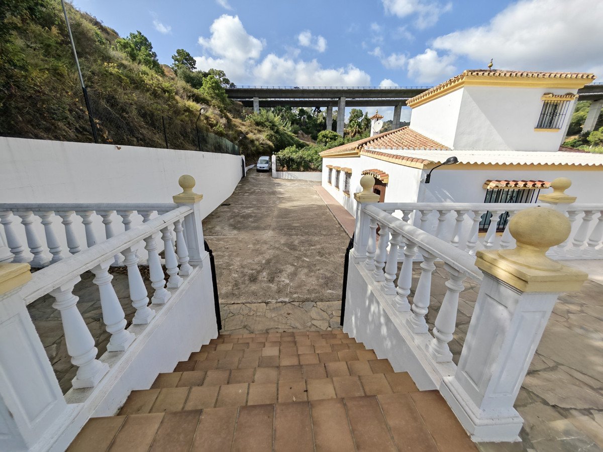 3 Bed Detached Villa in Estepona