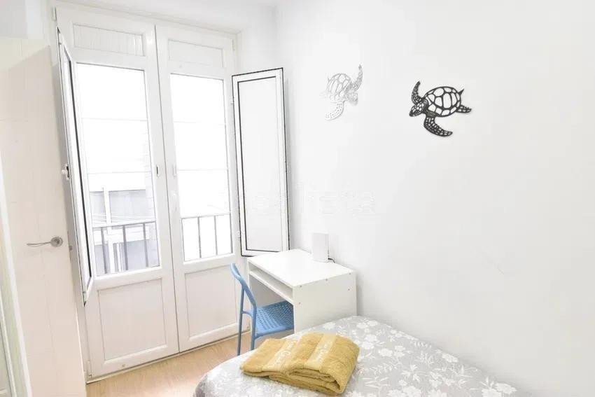 3 Bed Middle Floor Apartment in Málaga