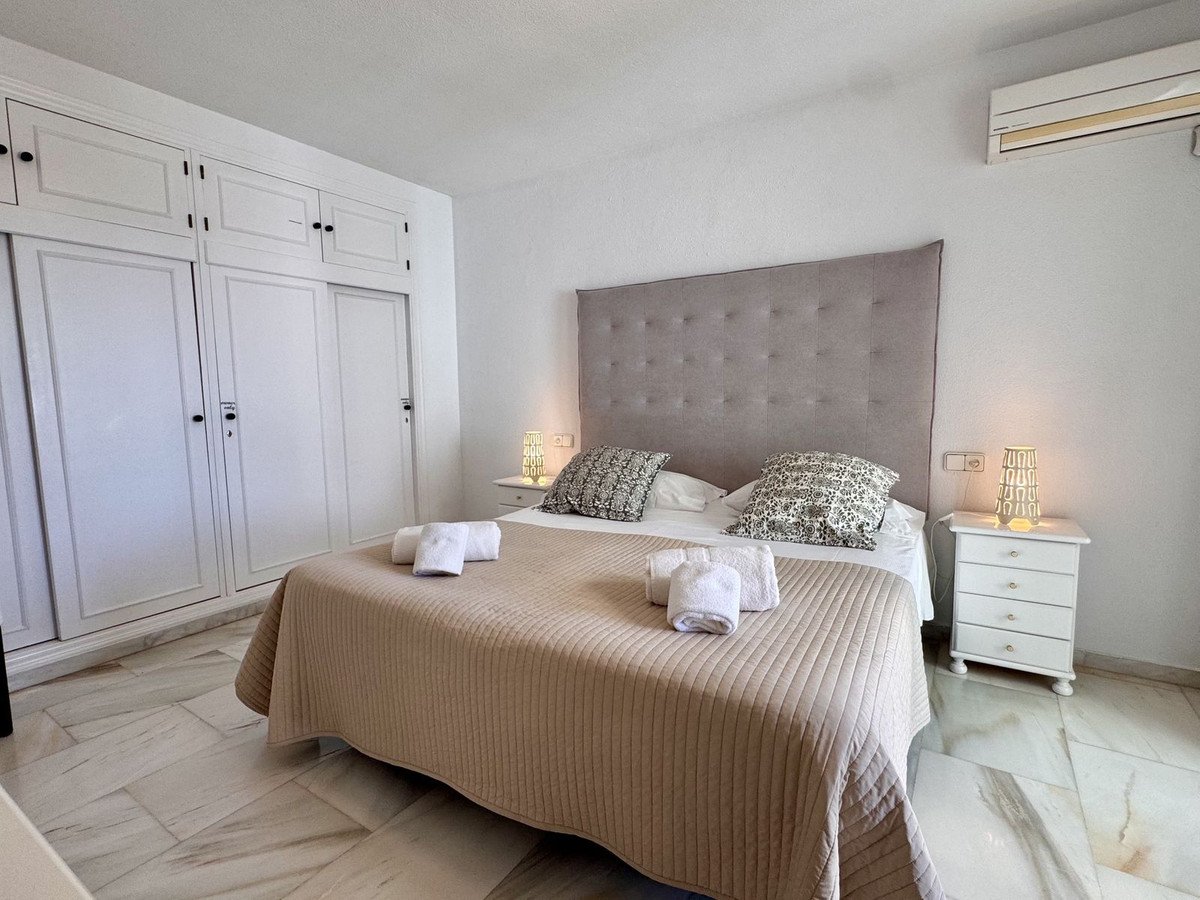 2 Bed Middle Floor Apartment in Calahonda