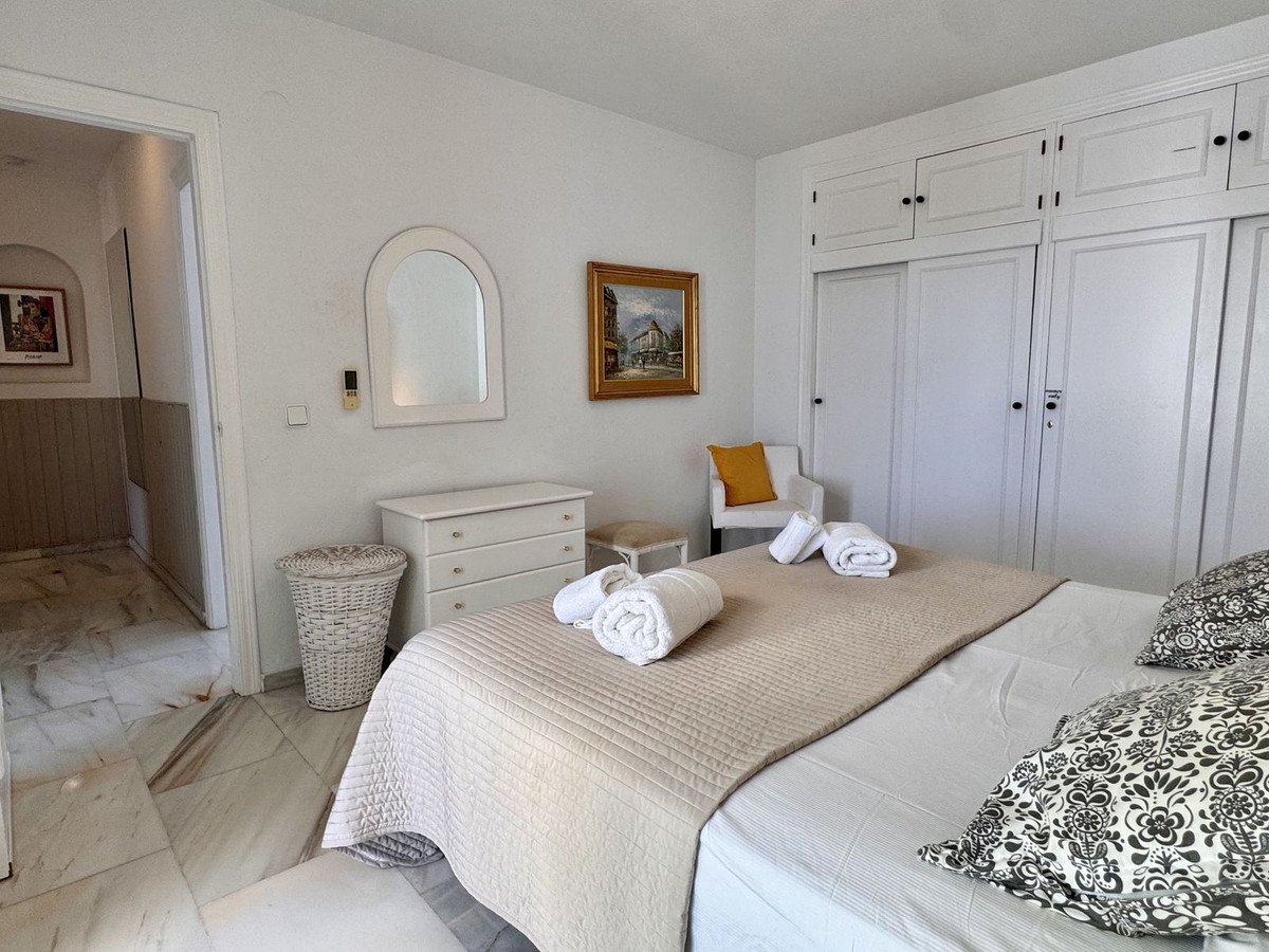 2 Bed Middle Floor Apartment in Calahonda