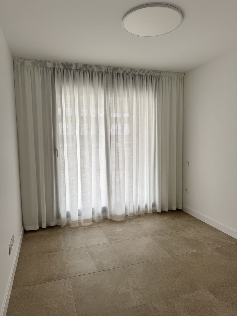 2 Bed Middle Floor Apartment in Estepona