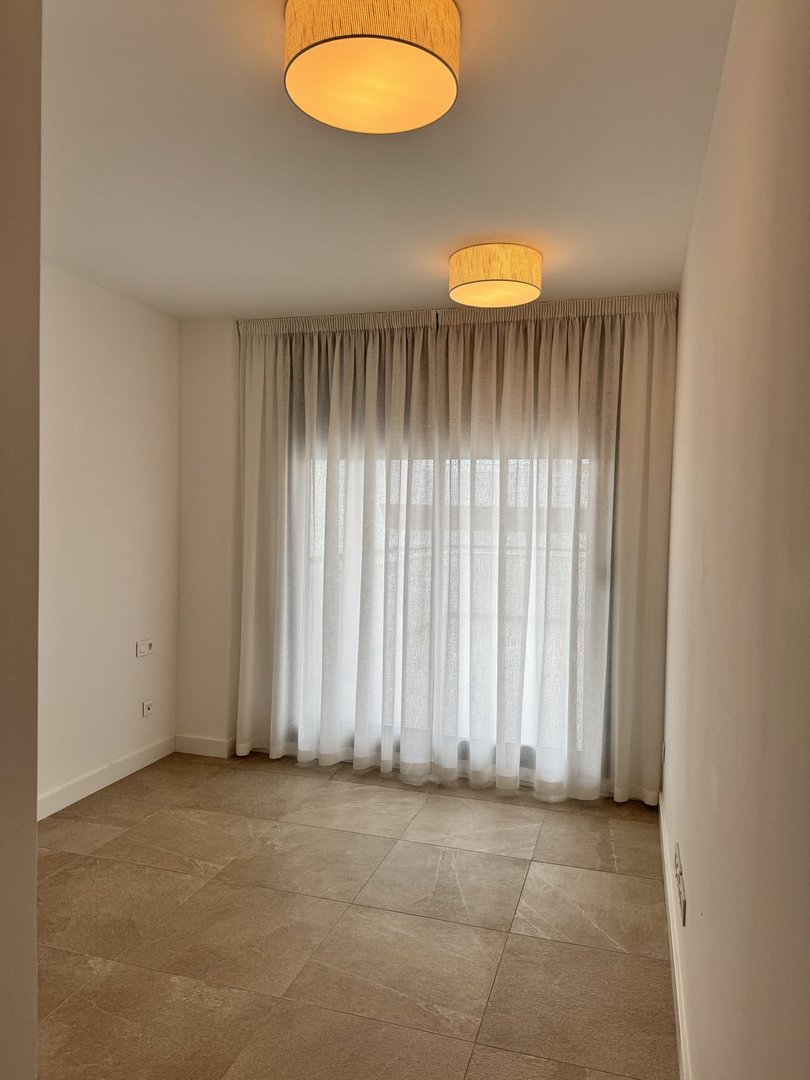 2 Bed Middle Floor Apartment in Estepona