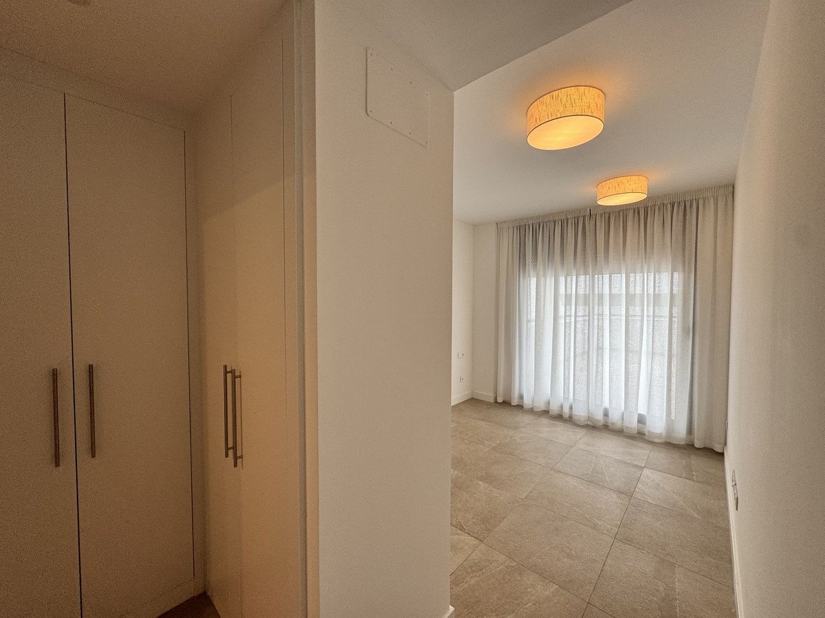 2 Bed Middle Floor Apartment in Estepona