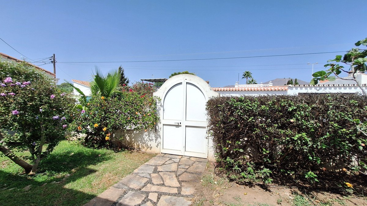 3 Bed Detached Villa in Estepona