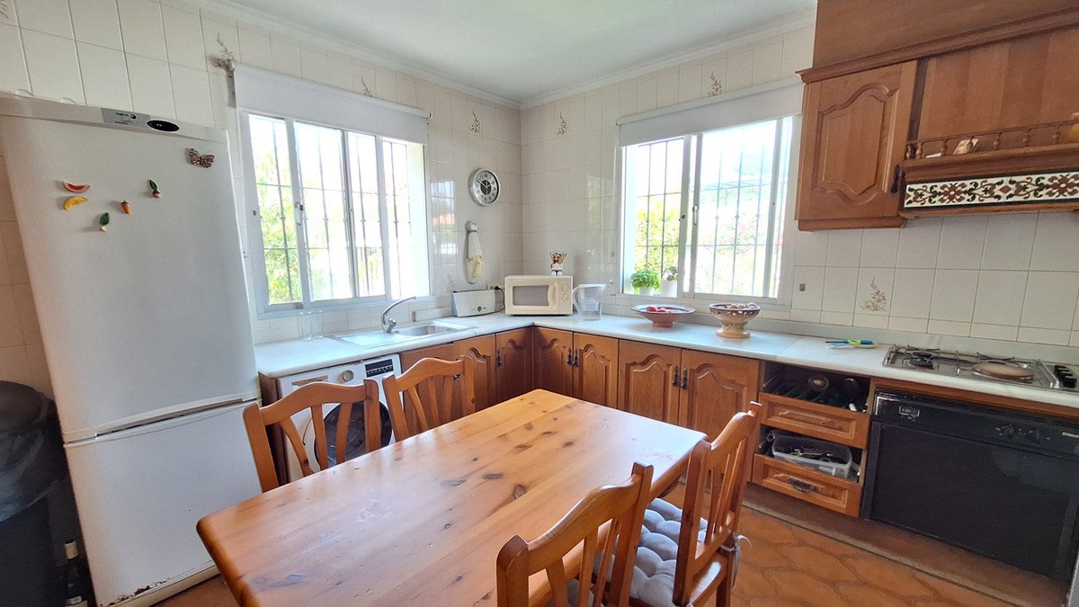 3 Bed Detached Villa in Estepona