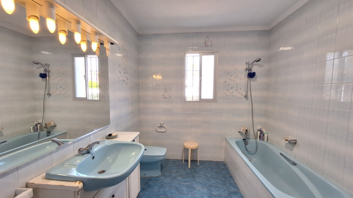 3 Bed Detached Villa in Estepona