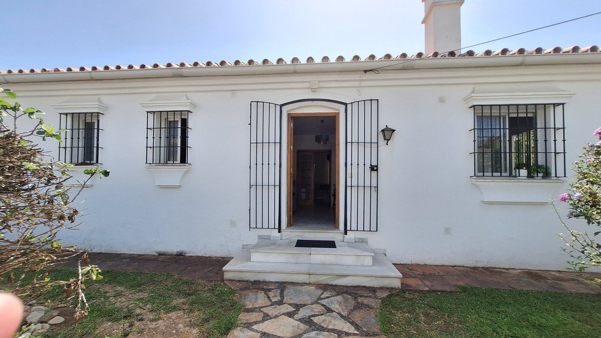 3 Bed Detached Villa in Estepona