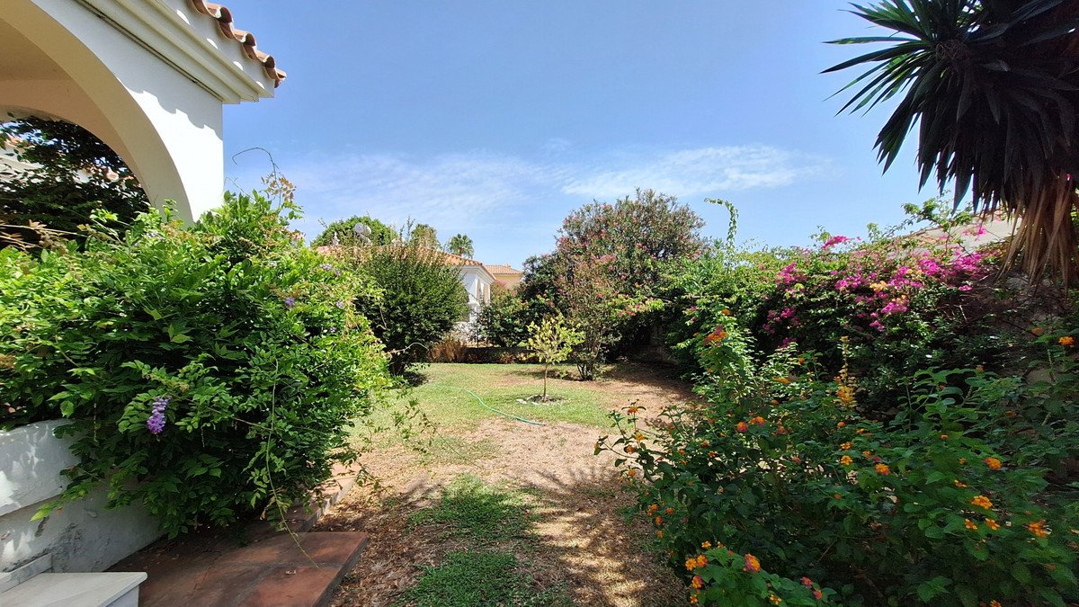 3 Bed Detached Villa in Estepona