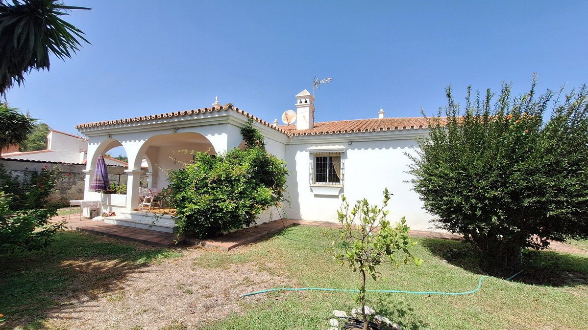 3 Bed Detached Villa in Estepona