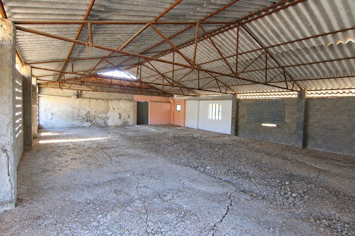 Land with Ruin in Coín
