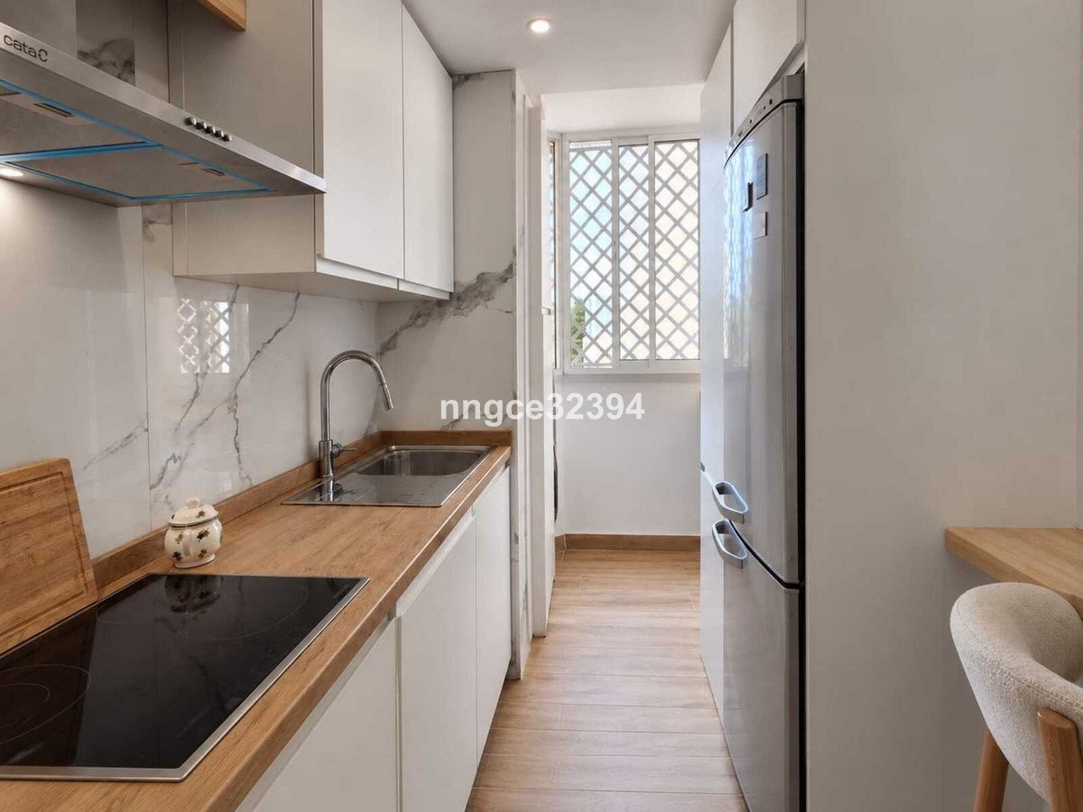 2 Bed Middle Floor Apartment in New Golden Mile