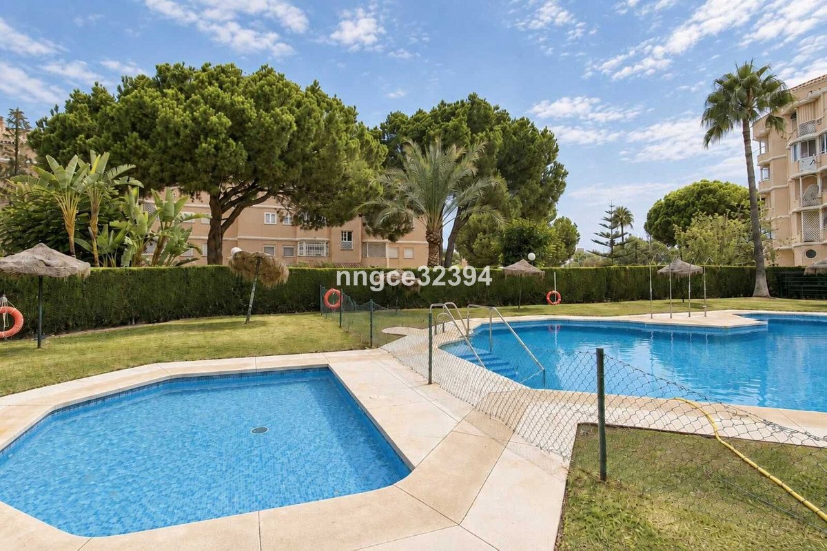2 Bed Middle Floor Apartment in New Golden Mile